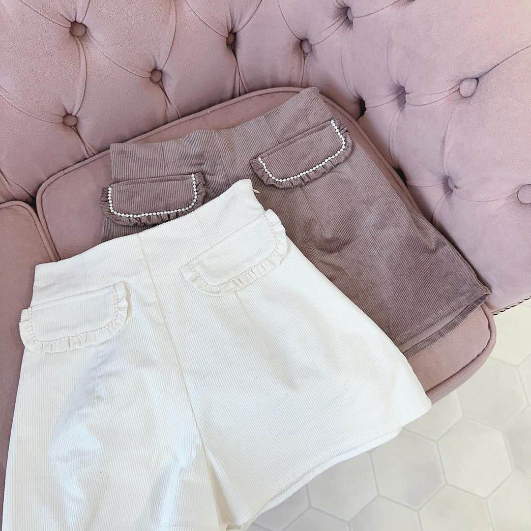 evelynのインスタグラム：「winter collection🐰♥︎ ㅤㅤㅤㅤㅤㅤㅤㅤㅤㅤㅤㅤㅤ #ハイウエストポケットショーパン ¥6,900 ㅤㅤㅤㅤㅤㅤㅤㅤㅤㅤㅤㅤㅤ #evelyn #エブリン」