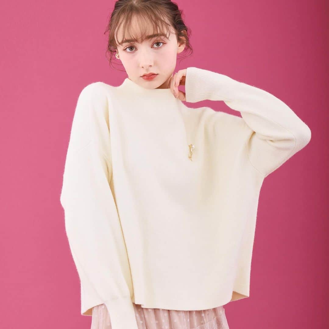 Couture brooch クチュールブローチ公式さんのインスタグラム写真 - (Couture brooch クチュールブローチ公式Instagram)「WINTER COAT COLLECTION 「毎日を彩るコート」 ⁡ ˗˗˗˗˗˗˗˗˗˗˗˗˗˗˗˗˗˗˗˗˗˗˗˗˗˗˗˗˗˗˗˗˗˗˗˗˗˗˗˗˗˗˗˗˗˗˗˗˗˗˗˗˗˗˗˗˗˗˗˗˗˗ ⁡ 🏷️ 【今年らしい着こなしに】 プードルライクボアジャケット ¥9,900 ［商品番号 508-97010 ］ ⁡ 🏷️【バックパールで華やぐ】 上品もちふわニット ¥5,500 ［商品番号 508-17022］ ⁡ 🏷️ ティアードドットチュールスカート ¥6,990 ［商品番号 508-77045］ ⁡ ⁡ ⁡ オンラインサイトは プロフィールTOPリンクよりご覧ください🔗 → @couturebrooch_official  ⁡ ˗˗˗˗˗˗˗˗˗˗˗˗˗˗˗˗˗˗˗˗˗˗˗˗˗˗˗˗˗˗˗˗˗˗˗˗˗˗˗˗˗˗˗˗˗˗˗˗˗˗˗˗˗˗˗˗˗˗˗˗˗˗˗˗˗˗˗˗˗ #couturebrooch #クチュールブローチ #2023winter  #高見え #プチプラ #フェミニン #冬 #winter #冬コーデ #コート #ロングコート #ニット #ニットコーデ #冬ニット #ニットトップス #ボアジャケット #ボア #スカート #チュールスカート #ティアードスカート #ドットスカート」11月28日 21時30分 - couturebrooch_official