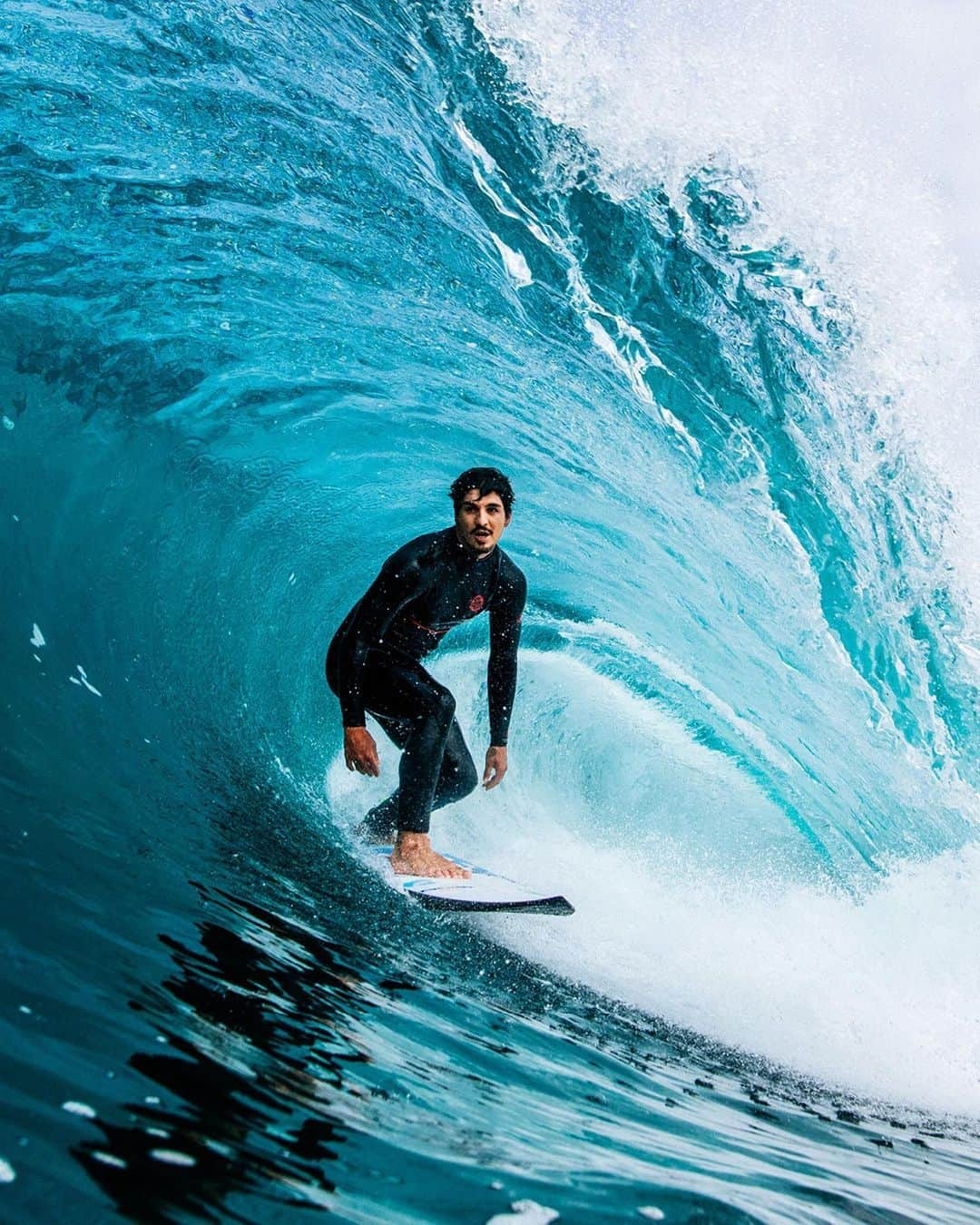 リップカールのインスタグラム：「3x World Surfing Champion @gabrielmedina takes our most technically advanced wetsuit to date for a spin. ⁠ ⁠ Using our world-first Dry Seam Technology, this unique bonding technique delivers a stronger seam without the need for stitching.⁠ ⁠ This is our most flexible, warm and durable wetsuit yet.⁠ ⁠ Explore the FlashBomb Fusion Wetsuit -> link in bio. ⁠ ⁠ --⁠ ⁠ #RipCurl #FlashBombFusion #GabrielMedina #DrySeamTechnology #RipCurlWetsuits」