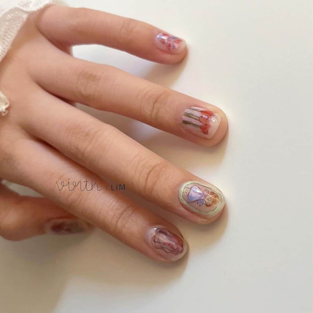 virth＋LIMさんのインスタグラム写真 - (virth＋LIMInstagram)「デザイン:山下　@iqq_man   おえかきnail 👗  現在、私は150分の枠をいただいております！ 指名料は頂いていません🪄  ・ ご予約方法 ▫️03-6721-1224 ▫️virth@su7.jp(空メール)  ▫️アプリ「カミングスーン」もご利用ください。　 ▫️Hotpepper beauty | virth+LIM   #gelnail #東京 #表参道 #表参道 #表参道ネイルサロン #お洒落さんと繋がりたい #個性派ネイル #デザインネイル #네일#셀프네일#東京ネイル#nail#eyelash #tokyo #LIM #lim #ショートネイル#virthlim #virth #nail #成人式ネイル#tokyo #LIM #ジェルネイル #カジュアルネイル #ネイルサロン #南青山 #韓国ネイル#シンプルネイル#ニュアンスネイル#クリスマスネイル#popネイル#ポップデザイン #手描きネイル」11月24日 9時52分 - virth_lim