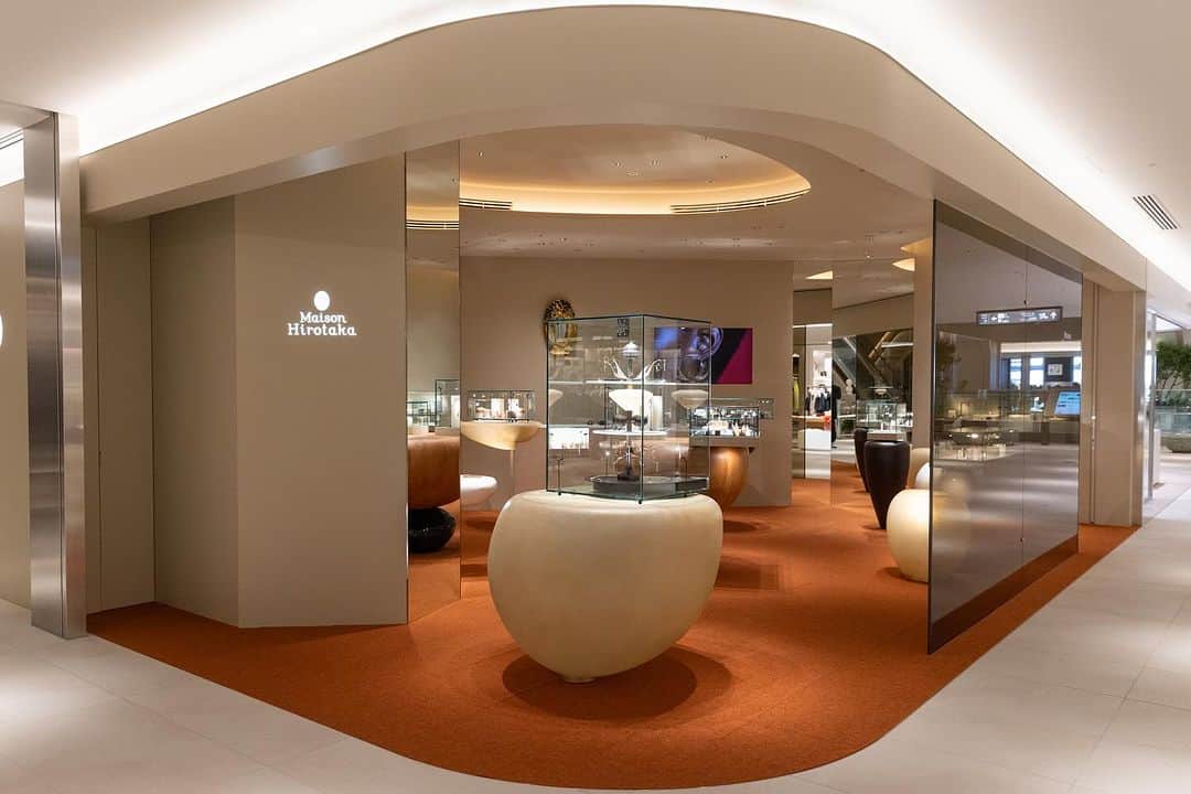 Hirotaka Jewelryのインスタグラム：「MAISON HIROTAKA JUST OPEN!  麻布台ヒルズ店  東京都港区麻布台一丁目3 番 1 号 タワープラザ2階a #hirotakajewelry #maisonhirotaka」
