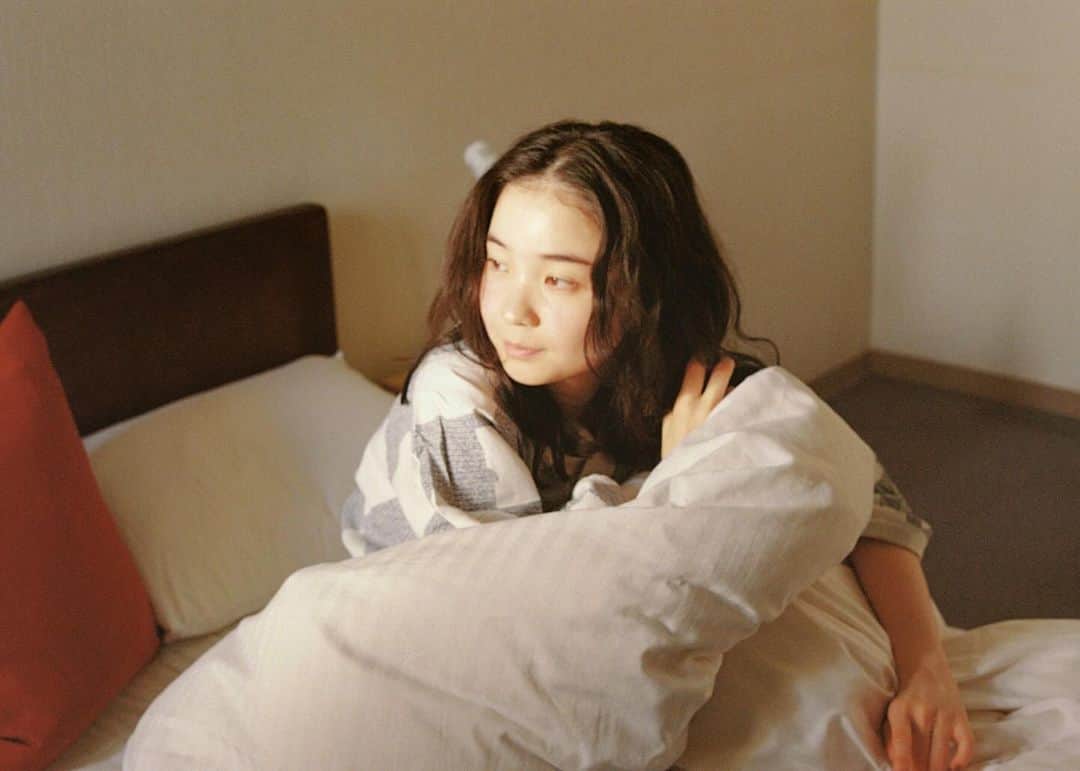 福地桃子のインスタグラム：「ワールドプレミア上映に足をお運びくださりありがとうございました。  お会いできて嬉しかったです^ ^  @nuiavan_film 💐  公開は12月15日(金)〜よろしくお願いします‼︎」