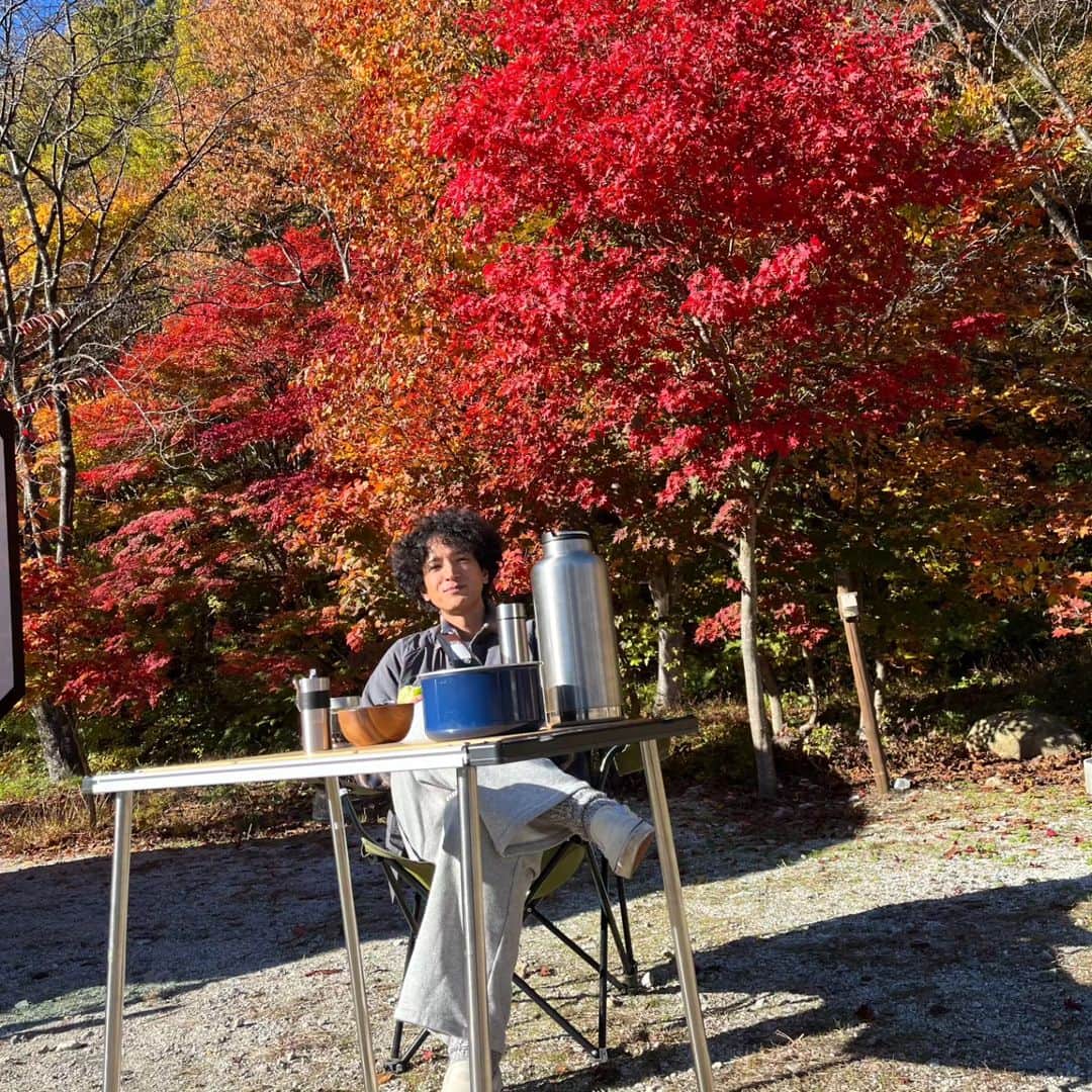 渡部豪太さんのインスタグラム写真 - (渡部豪太Instagram)「※情報解禁※ この度新たな旅人として BS−TBS『走る別荘! 車中泊の旅』🚗 レギュラーに加わることになりました。  車中泊が出来るカスタムカーを運転し、 日本各地の清流、名水、温泉やご当地名物料理、 伝統工芸品やスケートボードパークまで🛹 気になるところへ寄り道しまくります👀  「水」が大好きで、いつも水筒を持ち歩いているので、行く先々の名水を堪能するのも旅の楽しみにしたいと思ってます！ 是非、ご覧ください！！  BS-TBS 『走る別荘! 車中泊の旅』 　　　　[秋の長野・白馬連峰を巡る旅] 初回放送:12/1 金曜日　午後9:00~9:54  #走る別荘！車中泊の旅 #車中泊 #水 #温泉 #名水 #スケートボード」11月24日 10時09分 - gotawatabe