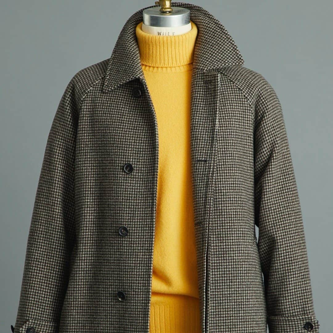 UNITED ARROWS さんのインスタグラム写真 - (UNITED ARROWS Instagram)「ふっくらと肌触りのいいタートルネックセーター。ミドルゲージの編み地で温かみのある表情に仕上げました。ほどよくボリューム感があるので冬のさまざまなアウターとの相性も抜群ですし、ツイードやフランネルといった生地のジャケットと合わせれば今シーズンらしいトラディショナルな旬な着こなしに。  #UAHOLIDAYS #UnitedArrows #UnitedArrowsMen #ユナイテッドアローズ」11月25日 17時00分 - unitedarrows_official
