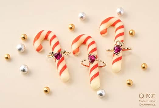 のインスタグラム：「*⁠ 【10K/18K Fine Jewelry】The finest materials and sophisticated skills provide a luxurious experience as high quality as a three stars restaurant.⁠ All the items are hand made in precious gold and stones by Japanese craftsmen.⁠ ⁠ https://intl.q-pot.jp/collections/fine-jewelry⁠ ⁠ ⁠ #qpot #キューポット #madeinjapan #japanmade #japan #ootd ⁠ #gifts #holiday #gift #snow #holidays #2023 #winter #christmasshopping #present #newyear #marrychristmas #makingalist #magicofchristmas #magicchristmas #magicaltimeofyear #magicalchristmas  #meetsanta #merrychirstmas #merry #HolidayGiftIdeas #HolidayShopping #lovechristmas ⁠ ——————————⁠ Q-pot. INTERNATIONAL ONLINE SHOPでは世界中へ発送を行っております📦✈🌎⁠ ⁠ 日本で見つけた好きやお気に入りを海外へ住む家族や友人へ送りませんか？ギフト対応も承ります🎁⁠ ⁠ お探しの商品がありましたらお気軽にDM、サイトのコンタクトフォームからお問い合わせください😃⁠ ——————————」