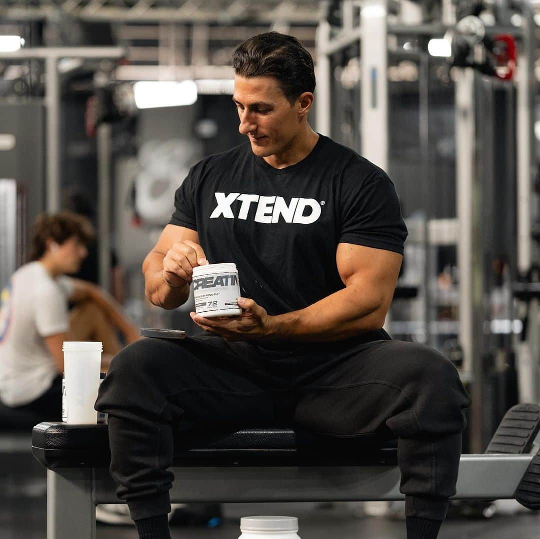 サディク・ハドゾビックのインスタグラム：「Just a heads up you can save a ton of money on some of my favorite supplements right now.  These are the same supplements my clients and I have been using for years.  Here are my top three when it comes to sports nutrition supplements—  ✖️Creatine by @cellucor: I use this after every workout. It helps with strength gains, muscle fullness, and endurance. 1 scoop daily.  ✖️BCAA powder by @xtend: it takes delicious and I drink this DURING every weight training session. It’s predigested protein that helps me build muscle and recover. 1 scoop daily  ✖️C4 ultimate by @c4energy: I use this before every workout for energy and pump.   ✖️Whey protein by @xtend: Great meal replacement and post workout recovery drink. Protein is the building block of muscle.   Use my code and save 30% on all these products today. Code: “Sadik”」