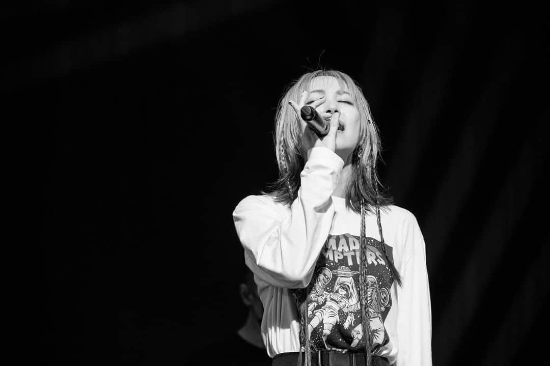 LiSAのインスタグラム：「おはよー🌞さむーーーー🥶 本日　#LANDERツアー　@函館 よろしくお願いしますっ☃️ 📸　@cazrowaoki」