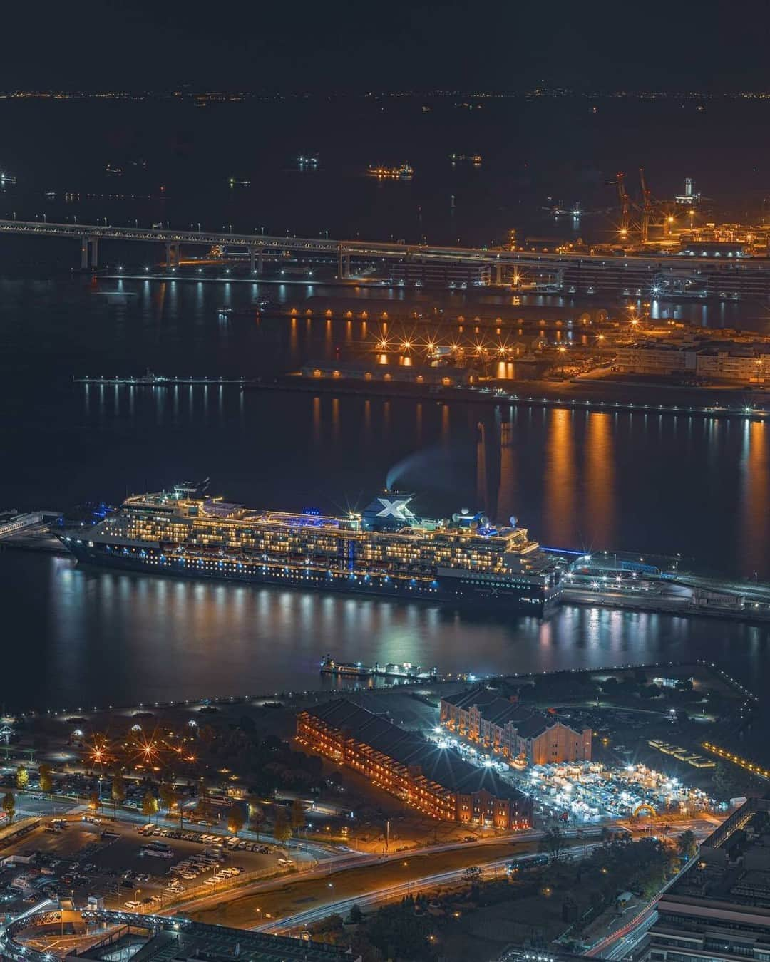 東京カメラ部 横浜分室さんのインスタグラム写真 - (東京カメラ部 横浜分室Instagram)「Photo by @heppokosan 「横浜ランドマークタワーより」 https://www.instagram.com/p/Czcz4suvCEr/ . いいね！＆コメント大歓迎！ ※投稿に関するご注意・ポリシーは東京カメラ部に準じます。詳しくは下記をご覧ください。 https://fb.minpos.com/fb/willvii/camera_jpn/static/guideline . #みなとみらい線フォト散歩 #みなとみらい線フォトさんぽ #みなとみらい線 #横浜 #新高島 #みなとみらい #馬車道 #日本大通り #元町中華街 #yokohama #東京カメラ部 #Japan #photo #写真 #日本 Follow: @TCC.Yokohama . ※各種法令、マナー、関係者の指示に従った撮影をお願いします。 *Please ensure that your photography adheres to all relevant laws, etiquette, and instructions issued by authorized persons.」11月24日 11時00分 - tcc.yokohama