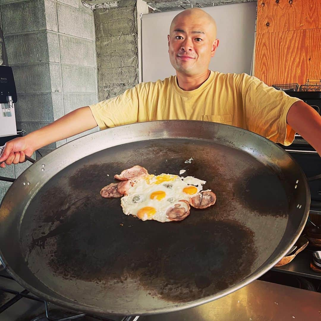 あばれる君さんのインスタグラム写真 - (あばれる君Instagram)「少し大きめのハムエッグ作ったよ🥚🍖」11月24日 11時09分 - abarerukun