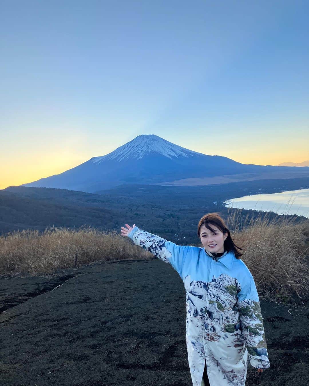 井上咲楽さんのインスタグラム写真 - (井上咲楽Instagram)「山が似合う眼を持ちたいなあと思った」11月24日 11時13分 - bling2sakura