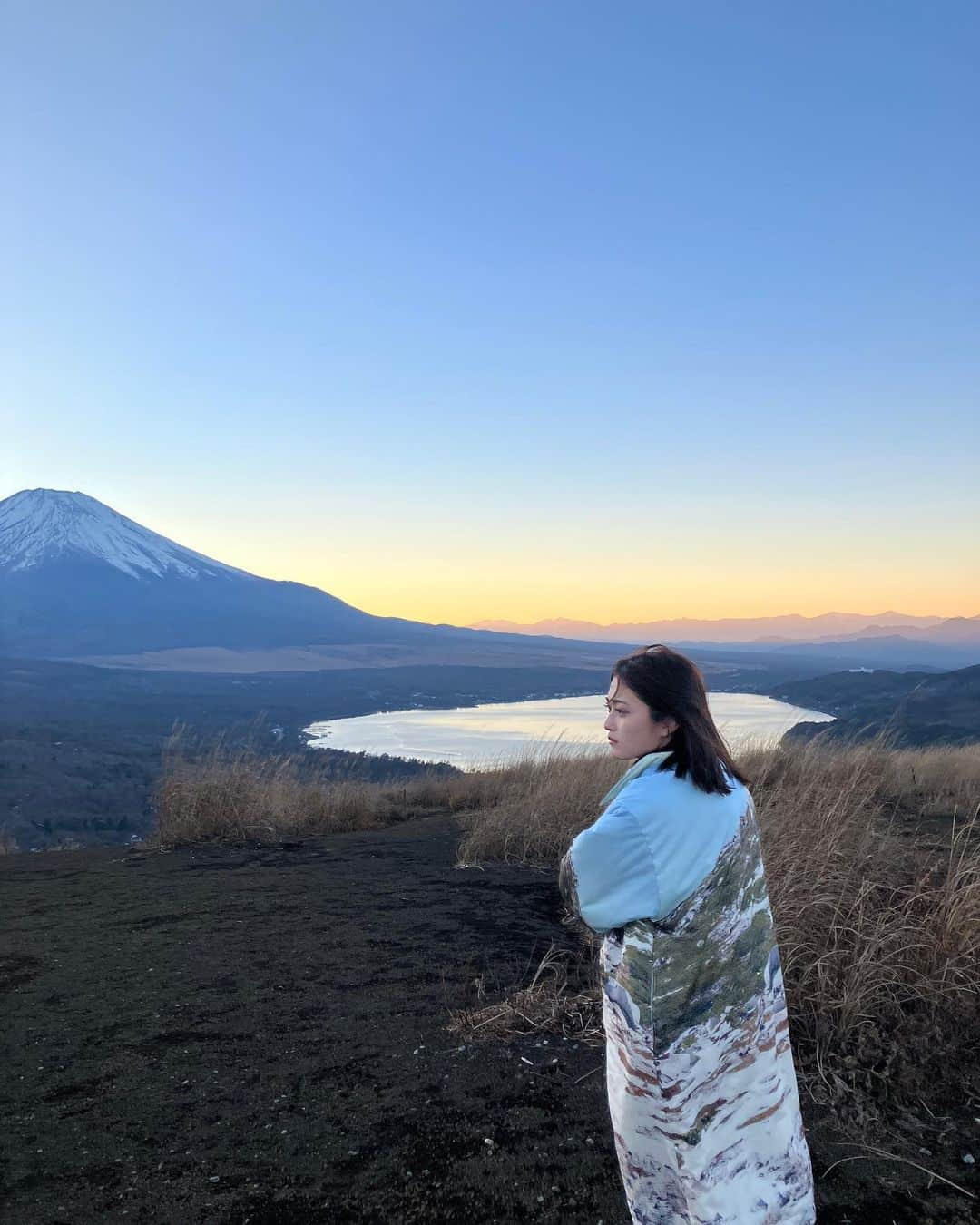 井上咲楽さんのインスタグラム写真 - (井上咲楽Instagram)「山が似合う眼を持ちたいなあと思った」11月24日 11時13分 - bling2sakura