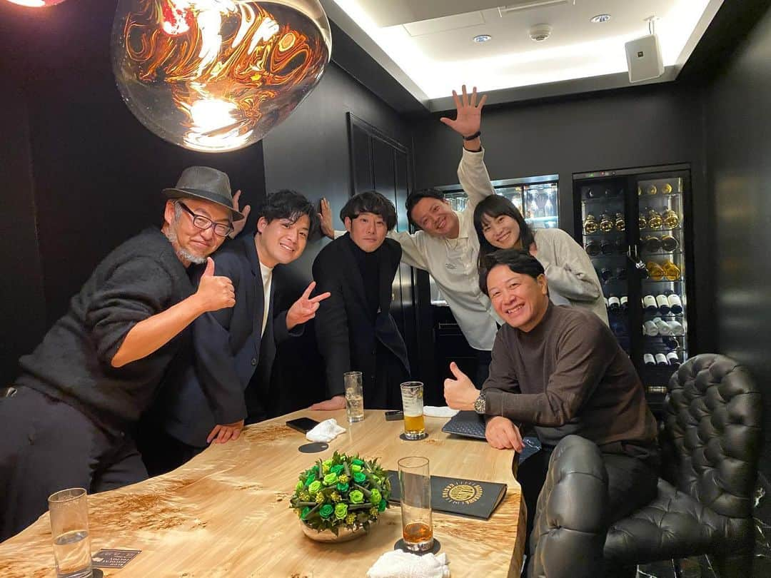 佐藤太一郎さんのインスタグラム写真 - (佐藤太一郎Instagram)「昨日の夜は、藤井道人監督と会食。 広島国際映画祭のスポンサーもされている八谷さんがセッティングして下さいました。 本当にありがとうございます。 ずっと映画の話をしてました。 楽しくて勉強になる、最高の時間でした。 藤井道人監督作品「最後まで行く」は、11/30からNetflixで配信開始です！」11月24日 11時19分 - satotaichiro_shinkigeki