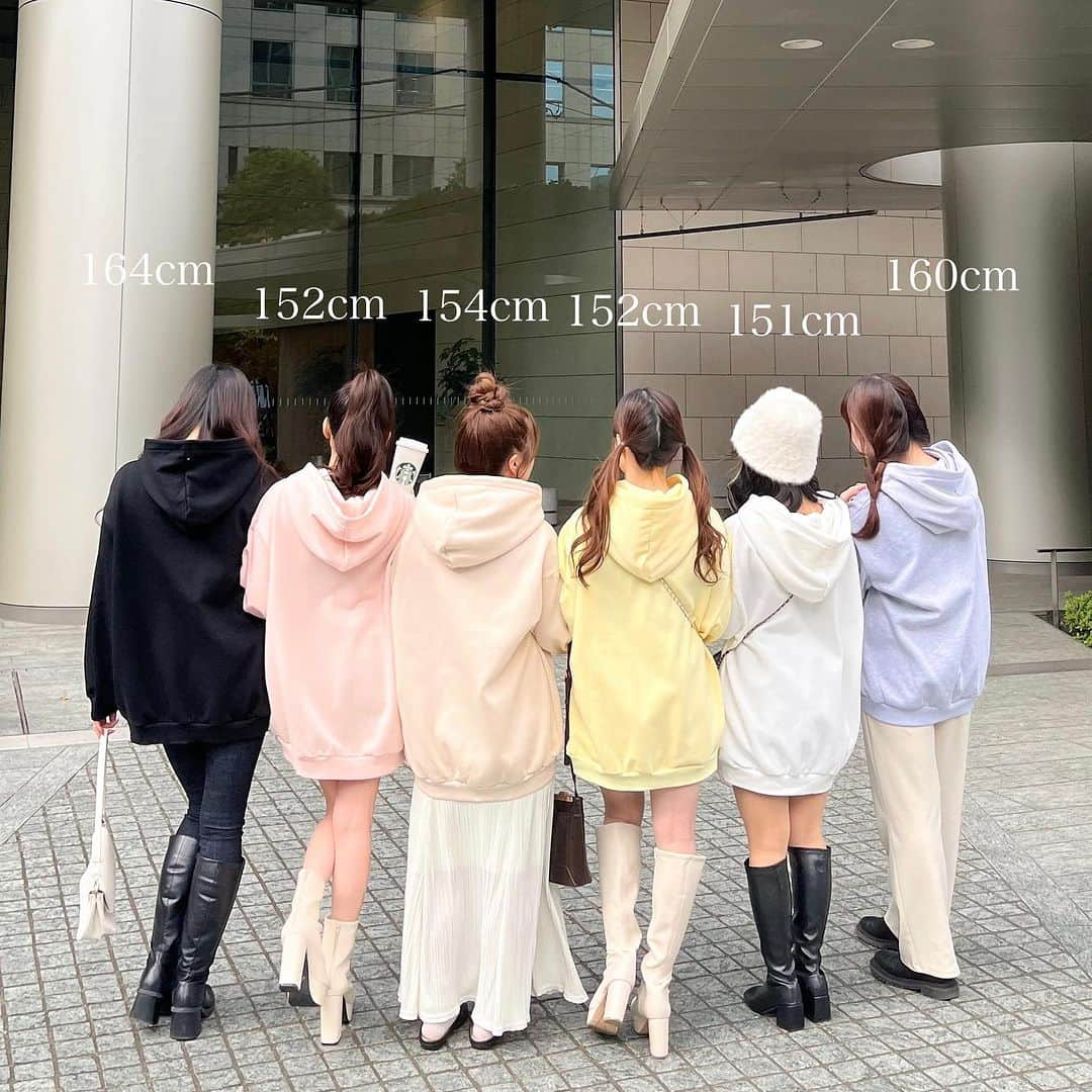 ミーアさんのインスタグラム写真 - (ミーアInstagram)「【coming soon】  ＼Which color would you like？／  本日21時発売！ゆるっとしたシルエットであざとさ満点なパーカーワンピース♡  フードを大きめにつくっているので後ろ姿まで可愛く♪ 裏起毛素材で保温性も抜群です！  ワンピースとして、スカート、パンツ、ヘアスタイルも問わず万能で合わせやすいアイテム✨  1着あるだけでスタイリングの幅がぐっと広がり 重宝していただける事間違い無しです◎  .__________________________________________.  ☑︎BIGサイズパーカー ¥8,690(tax in) BLACK/WHITE/PINK/GRAY/YELLOW/BEIGE ▷11/24(Fri)21:00〜予約販売開始  .____________________________________________.  ZOZOTOWNをチェック▶︎▶︎▶︎  ．  #miia #ミーア #パーカーコーデ #パーカー #オーバーサイズ #ビッグシルエット #ゆるコーデ #シンプルコーデ #大人カジュアル #カジュアルコーデ #デートコーデ #あざとかわいい #フェミニン #大人可愛い #ガーリー#楽チンコーデ #きれいめコーデ#裏起毛 #韓国ファッション #低身長コーデ #152cmコーデ#小柄 #150cmコーデ #zozotown」11月24日 11時19分 - miia_official