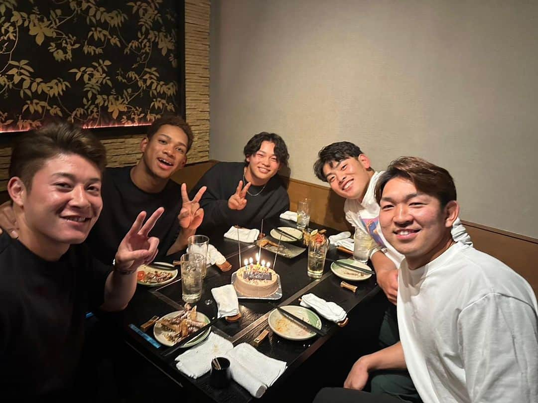 野村佑希さんのインスタグラム写真 - (野村佑希Instagram)「寂しくなるけどがんばろ！  #2018年ドラフト #同級生」11月24日 22時45分 - nomura_james_yuki