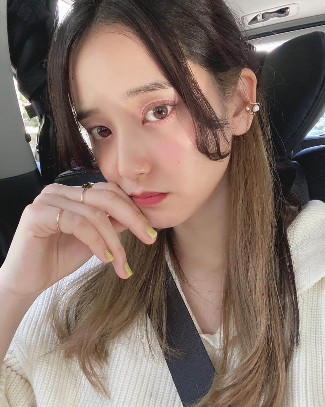 山崎紘菜さんのインスタグラム写真 - (山崎紘菜Instagram)「🙋‍♀️ インナーカラーちゃん とお別れしたから 記録として沢山載せようと思ったら そんなに写真なかった🥺 期間限定楽しかったな✨」11月24日 21時18分 - hirona_yamazaki