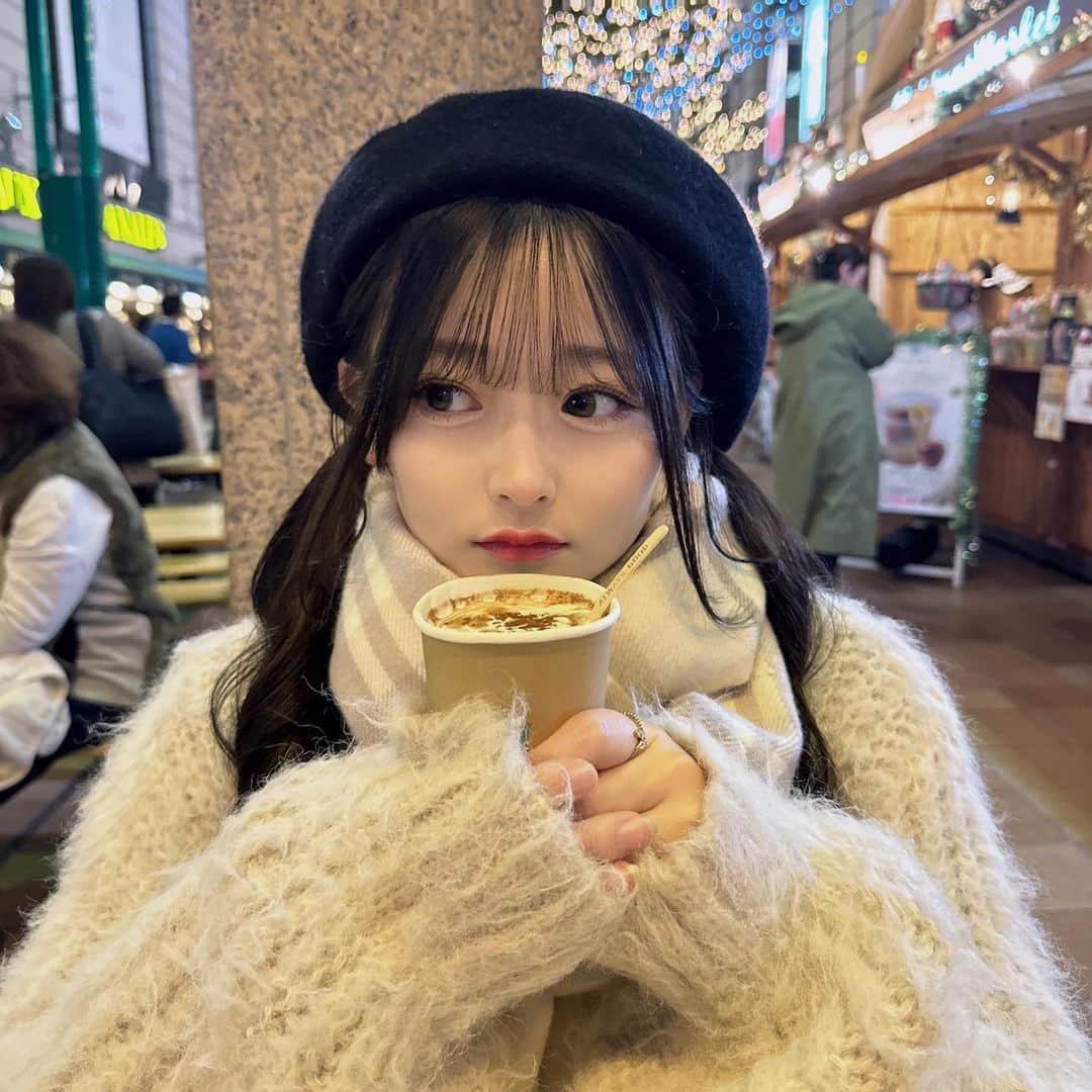 石橋颯さんのインスタグラム写真 - (石橋颯Instagram)「☕️🤍💭  ･ ･ ･   #ootd #instagood #instalike #followme #いいね #アイドル #05 #チョコレート #ホットチョコレート  #冬コーデ #冬 #ベレー帽」11月24日 21時24分 - ibuki__hkt48