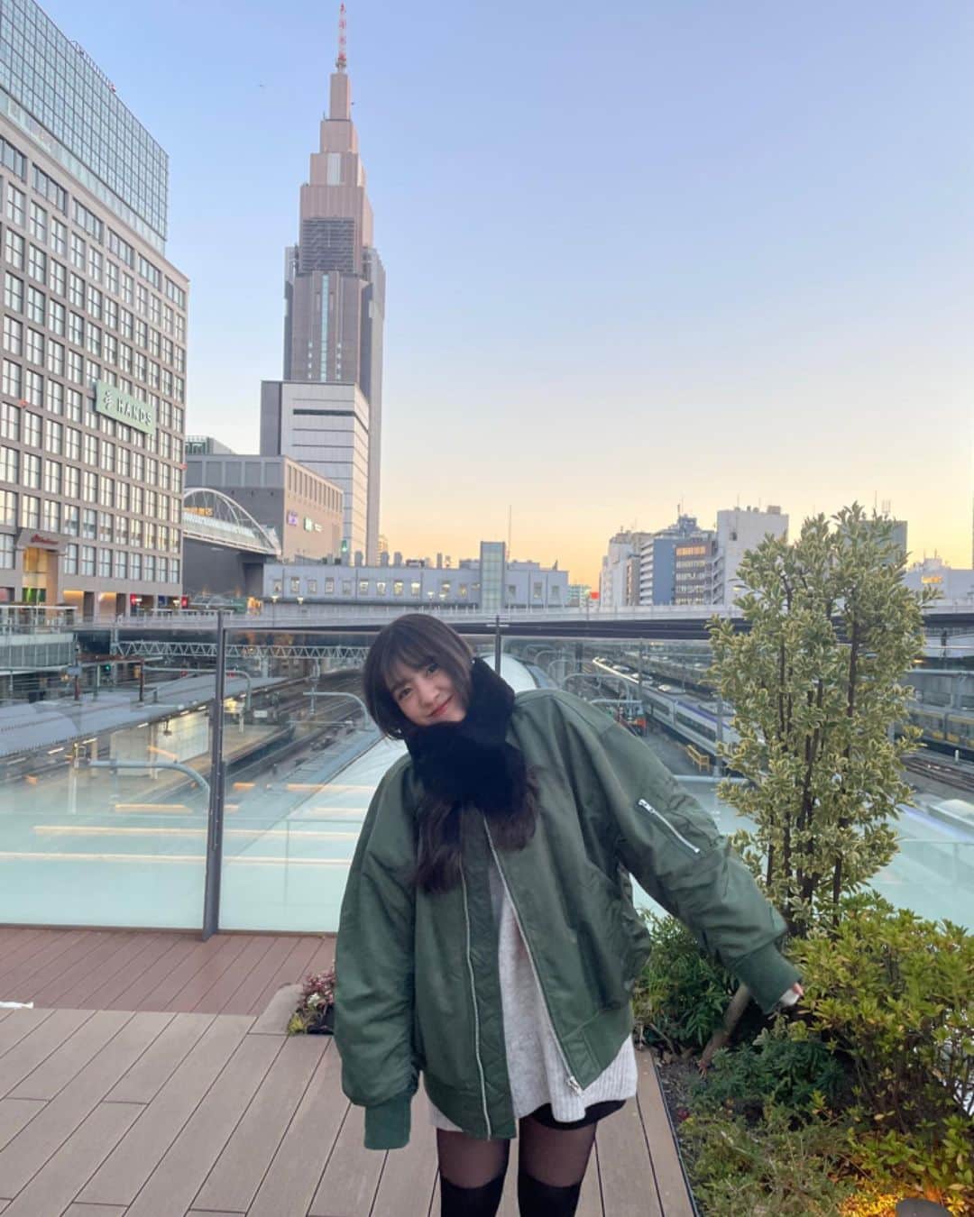 中嶋桃花さんのインスタグラム写真 - (中嶋桃花Instagram)「空がとっても綺麗でしょ？✨🥺 いっぱい撮ってもらったからいっぱい載せる♡」11月24日 21時25分 - momoka_nakajima