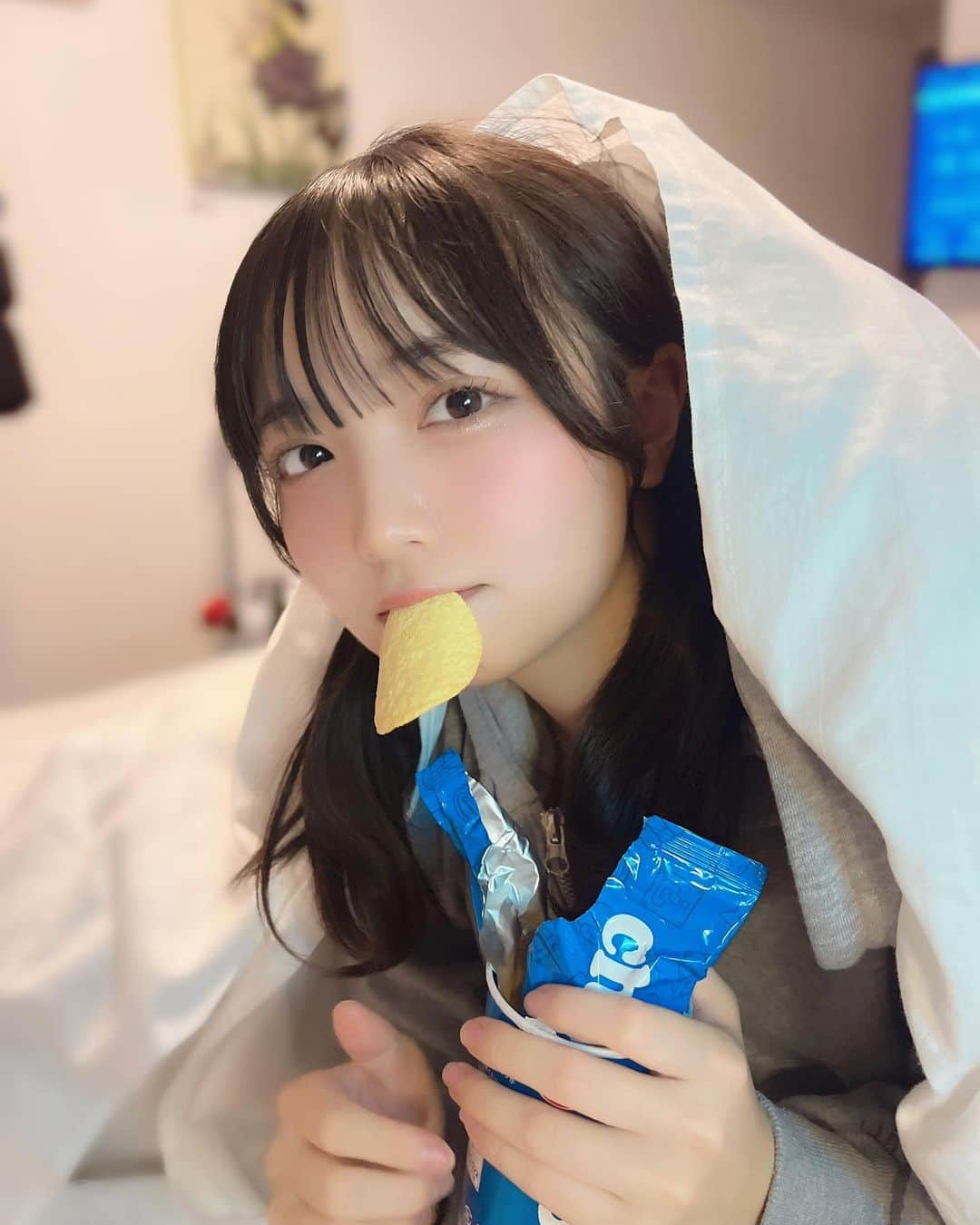 小田垣有咲のインスタグラム：「お菓子パーティー🍭🍬🍫🍿🍩」