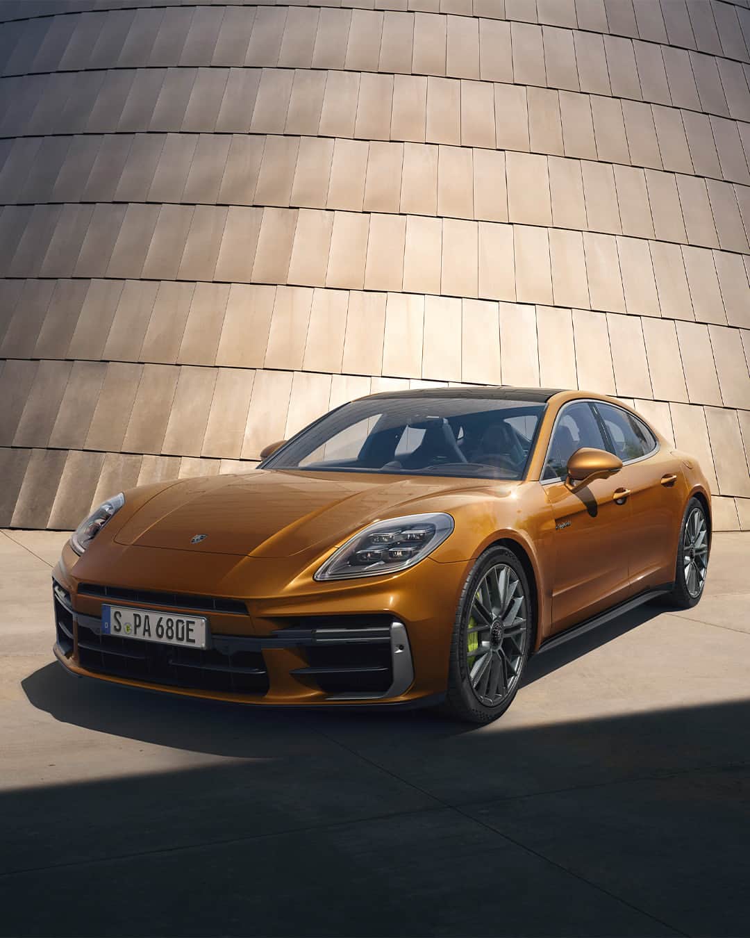 Porscheさんのインスタグラム写真 - (PorscheInstagram)「Sports car performance. Luxury saloon comfort. The new Panamera. Choose boldly.  __ Panamera Turbo E-Hybrid: Fuel consumption combined in l/100 km: 1.7-1.2 (WLTP, weighted); CO₂ emissions combined in g/km: 38-26 (WLTP, weighted); electricity consumption combined in kWh/100 km: 29.9-27.5 (WLTP, weighted); electric range according to WLTP in km: 76-91 (EAER) · 83-93 (EAER city) | https://porsche.click/DAT-Leitfaden | Status: 11/2023」11月24日 21時31分 - porsche