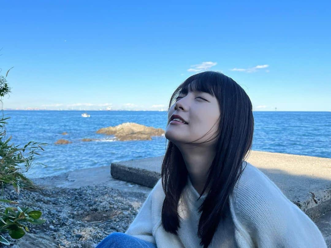 松永有紗さんのインスタグラム写真 - (松永有紗Instagram)「気が付いたり気が付かせてもらったり、教えていただいたり、知ろうとしてみたり。自分の初めましての部分とも出逢えたり果てしないなぁ〜て楽しいです。そんな最近🦈🦈🦈  皆様はどんな1週間でしたか🦈❓  #海 #photography #nature」11月24日 21時32分 - arisa_matunaga