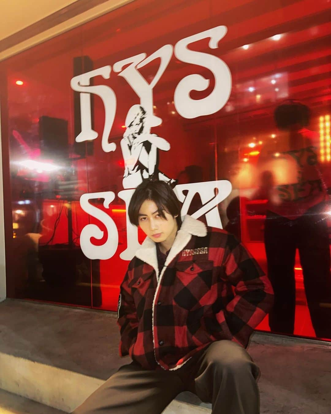 八幡晴人さんのインスタグラム写真 - (八幡晴人Instagram)「WIND AND SEA × HYSTERIC GLAMOUR  11/25（土）発売のHYSTEARIC GLAMOURとのコラボレーションコレクション第5弾 僕は赤色のチェックに一目惚れしました！」11月24日 21時36分 - haruto_yawata