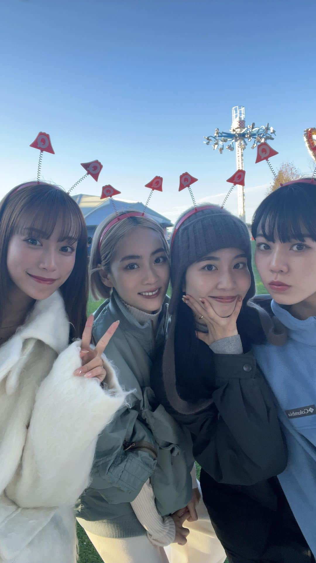 岡島彩花のインスタグラム：「実家暮らし4人組🥰」