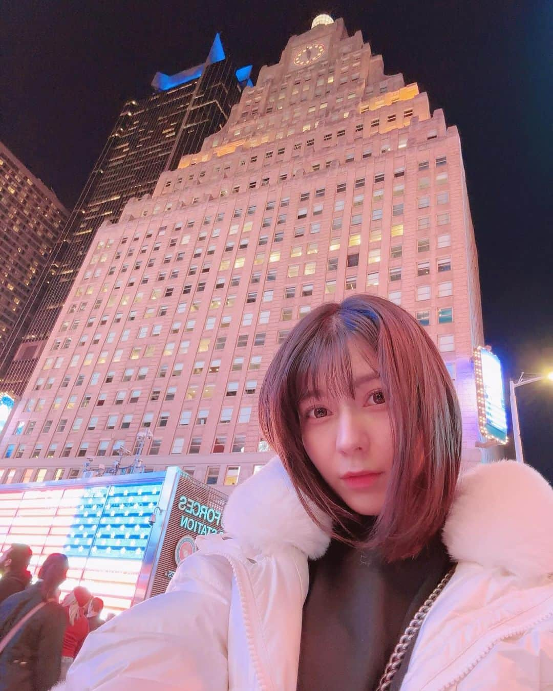 リンさんのインスタグラム写真 - (リンInstagram)「🇺🇸  #NYC #day1   #Manhattan  #timessquare  #disneystore  #nightview   #声優  #Lynn」11月24日 21時46分 - lynn.06.01