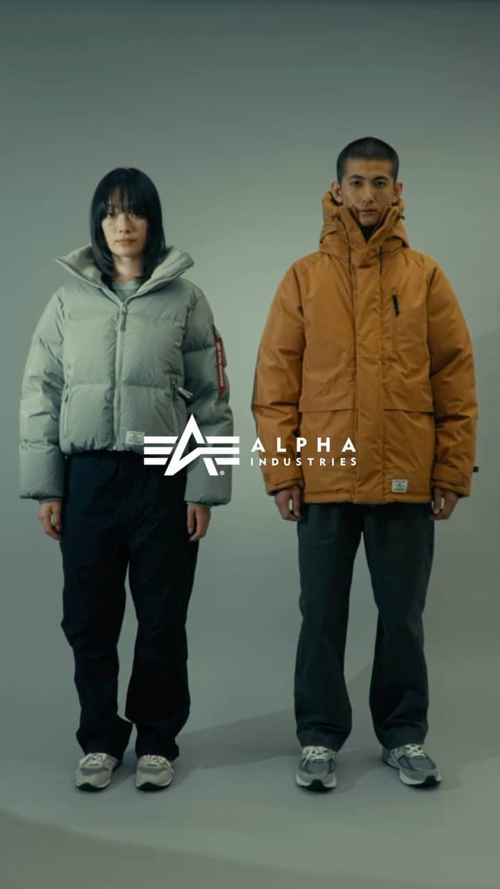 ALPHA INDUSTRIES JAPANのインスタグラム：「𝐀𝐋𝐏𝐇𝐀 𝐈𝐍𝐃𝐔𝐒𝐓𝐑𝐈𝐄𝐒 𝐂𝐚𝐩𝐬𝐮𝐥𝐞 𝐂𝐨𝐥𝐥𝐞𝐜𝐭𝐢𝐨𝐧.  𝐄𝐋𝐄𝐕𝐀𝐓𝐄𝐃 𝐔𝐍𝐈𝐅𝐎𝐑𝐌𝐒 𝐀𝐒𝐒𝐎𝐑𝐓𝐌𝐄𝐍𝐓  「New Prep」スタイルは、ファッションとストリートウェアで復活。  スポーツウェアやアーカイブのメンズウェアからインスピレーションを得たルックで、もう一度ドレスアップしたいという気持ちからくるプレッピースタイルへのシフト。 このカプセルでは、仕立て感覚で作り直されたシルエットの組み合わせを見ることが可能。  𝐅𝐔𝐓𝐔𝐑𝐄 𝐀𝐋𝐓𝐄𝐑𝐍𝐀𝐓𝐄 𝐌𝐎𝐃𝐔𝐋𝐀𝐑 𝐔𝐓𝐈𝐋𝐈𝐓𝐘  Techwearは ミリタリーのインスパイア（影響）を受けつつ、都会でお洒落に着こなせる様デザイン。 今回のカプセルは、ミリタリーユニフォームのモジュラー（機能要素）を組み換え、現代のライフスタイルに於けるあらゆるシーンで実用的な機能を発揮する様進化。  𝐇𝐄𝐑𝐈𝐓𝐀𝐆𝐄 𝐍𝐘𝐂𝐎  まだまだ不確実な時代であり、未来がどうなるかは誰にもわからない。  新製品を購入する場合、少なくとも耐久性と快適性が必要。 ミリタリーヘリテージと伝統的なスタイルを再構築し、耐久性のあるファブリックを使用。 このカプセルは、NYCO を使用して再解釈されたスタイルで構成。  #alpha_industries_japan  #alpha_industries  #ALPHAINDUSTRIES #ALPHA #ALPHASHOP」