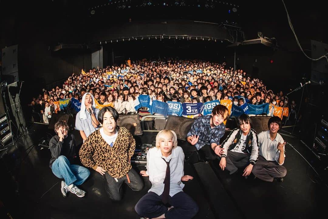 ヤングスキニーのインスタグラム：「📸 "老いてもヤングスキニーツアーvol.2" vol.2あったんだ編 2023.11.12 at 熊本・B.9 V1  w/ reGretGirl(@regretgirl_official )  photo by @rockn__photo」