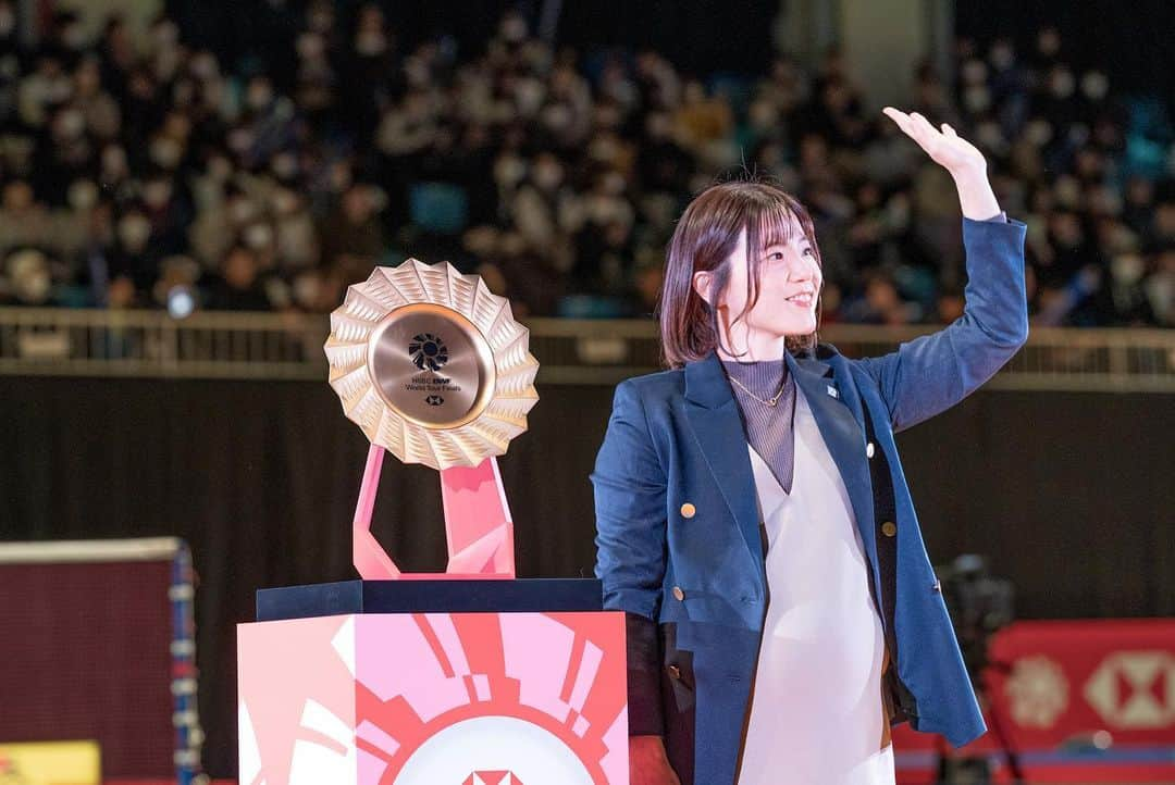 前田美順さんのインスタグラム写真 - (前田美順Instagram)「. . . . 熊本マスターズジャパン🏸🇯🇵🐻 . . 🏸日本代表は、今週は中国OP🇨🇳‼︎連戦になりますが、頑張ってください！ 引き続き応援します！ . . 第1回熊本マスターズが無事に開催され、終了しました。 熊本の人間として（出身は鹿児島☺️）本当に嬉しかったし、ドキドキしたし楽しかったし、あっという間に終わってしまい、寂しく感じています🥲 . 選手のコートの中での頑張りはもちろんのこと、この大会に関わった全ての人のお陰様でとーっても素晴らしい大会になったのではないでしょうか☺️☺️☺️ . . また来年が楽しみだな〜 たくさんの選手が楽しみに来てくれるといいな〜🐻 . . . そして、私ごとですが。 第二子を妊娠中です👶 お仕事中に、たくさん気を遣わせてしまいありがとうございました。 めちゃくちゃ元気な赤ちゃん産みます！ 息子も赤ちゃんを楽しみにしていて、毎日のように、産まれた？と聞いてきます。 . . . . #熊本マスターズ #熊本マスターズジャパン  #熊本マスターズジャパン2023  #kumamotomasters2023  #kumamotomastersjapan2023  . #バドミントン #badminton #jsports  #yonex #熊本 #熊本市」11月24日 21時56分 - miyukimaeda_badminton