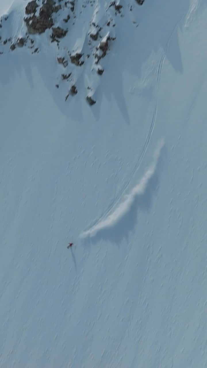 Mammutのインスタグラム：「Have you already watched @jeremieheitz‘s (In)complete?   Now it’s a perfect time to get the hype up for the winter season 🏔️  Go watch it via the link in bio.  #mammut」