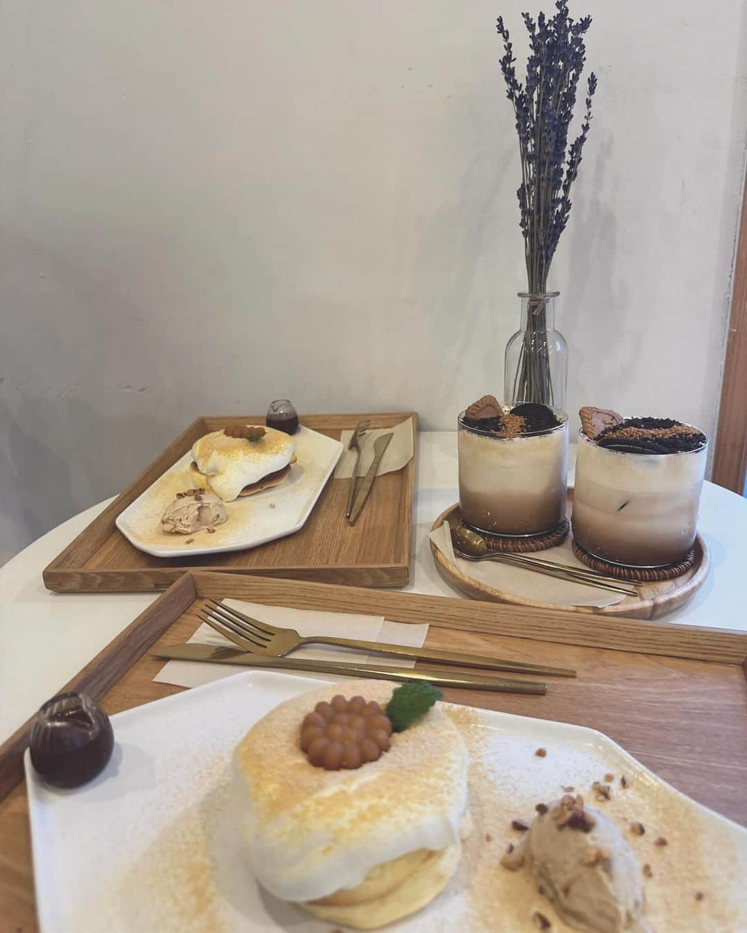 青葉ひなりさんのインスタグラム写真 - (青葉ひなりInstagram)「新大久保のカフェいってきた☕️❤︎  #新大久保 #韓国#韓国カフェ #cafe#カフェ#オシャレカフェ  #インスタ映えカフェ #新宿カフェ  #bambicoffee#都内カフェ＃東京カフェ#新大久保カフェ #新大久保ランチ」11月24日 22時11分 - hinari_festive