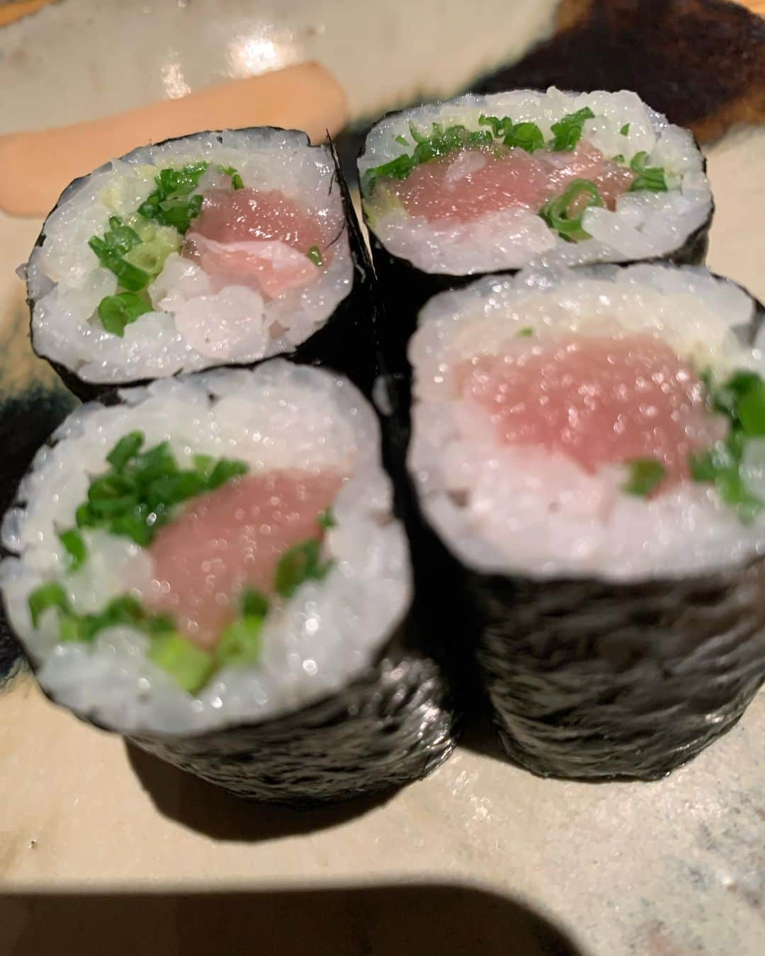 村上ショージさんのインスタグラム写真 - (村上ショージInstagram)「美味すぎる寿司🍣食べたい🍣友達に誘われて赤坂で^_^二郎ちゃんありがとう😊ほんまに美味かった^_^明日また頑張れる^_^」11月24日 22時04分 - murakamis0528