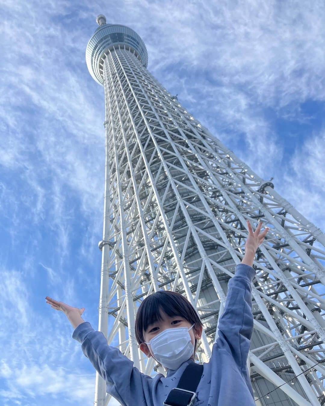 佐藤遙灯さんのインスタグラム写真 - (佐藤遙灯Instagram)「・ 家族でスカイツリーに行ってきたよ💚 ・ 天気が良くてすごくキレイだった✨✨ ・ #東京スカイツリー #はるたす #佐藤家の休日 #佐藤遙灯  #スペースクラフト #スペースクラフトジュニア」11月24日 22時05分 - sato_haruto__official