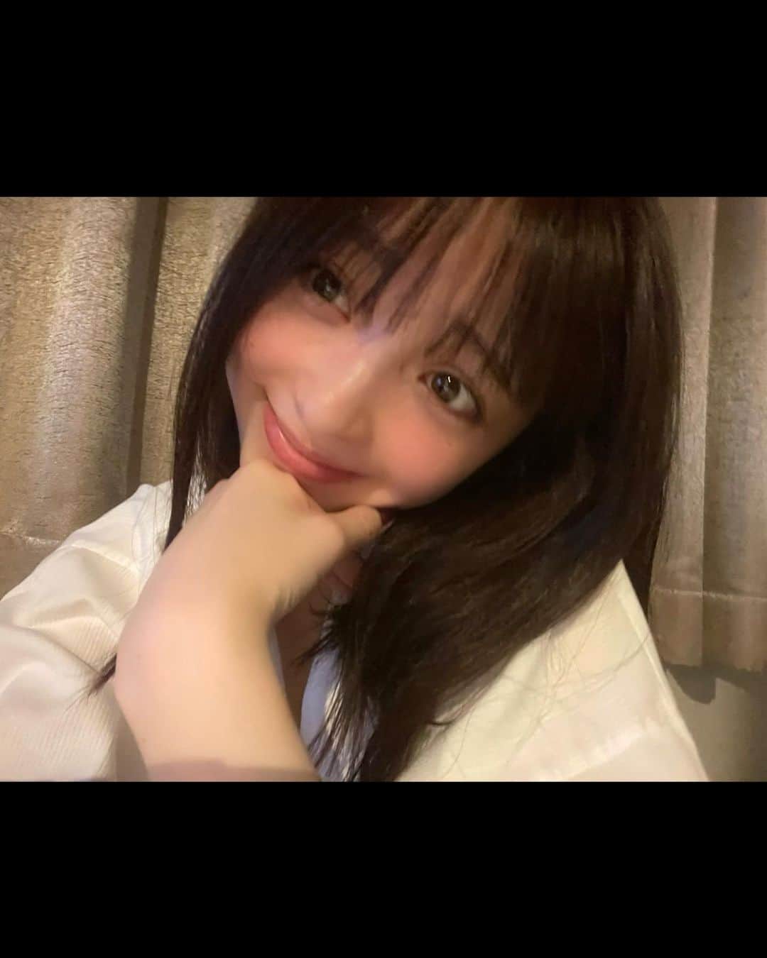 新田湖子のインスタグラム：「お風呂上がりにぱしゃりした📸 こんな堂々とすっぴん載せるの初すぎてすこーし恥ずかし、🫣」