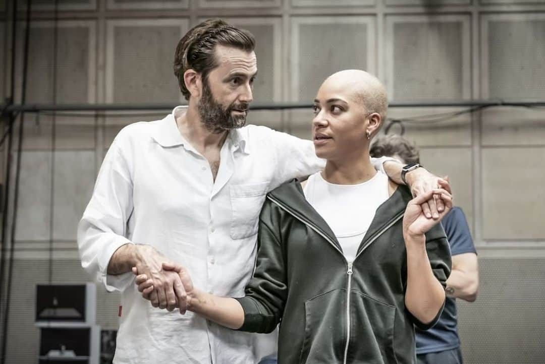 クーシュ・ジャンボのインスタグラム：「Mr and Mrs Macbeth. @donmarwarehouse #macbeth  #davidtennant  Photo: 📷 @marcsbrenner」