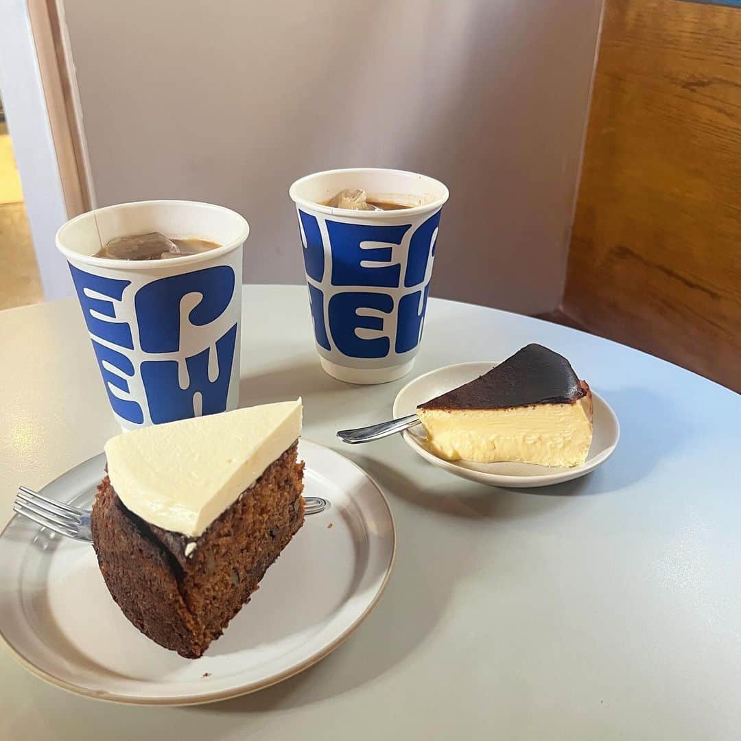 篠崎彩奈のインスタグラム：「彩希と空き時間カフェした☕️🧀🤍🍎 #カフェ巡り」