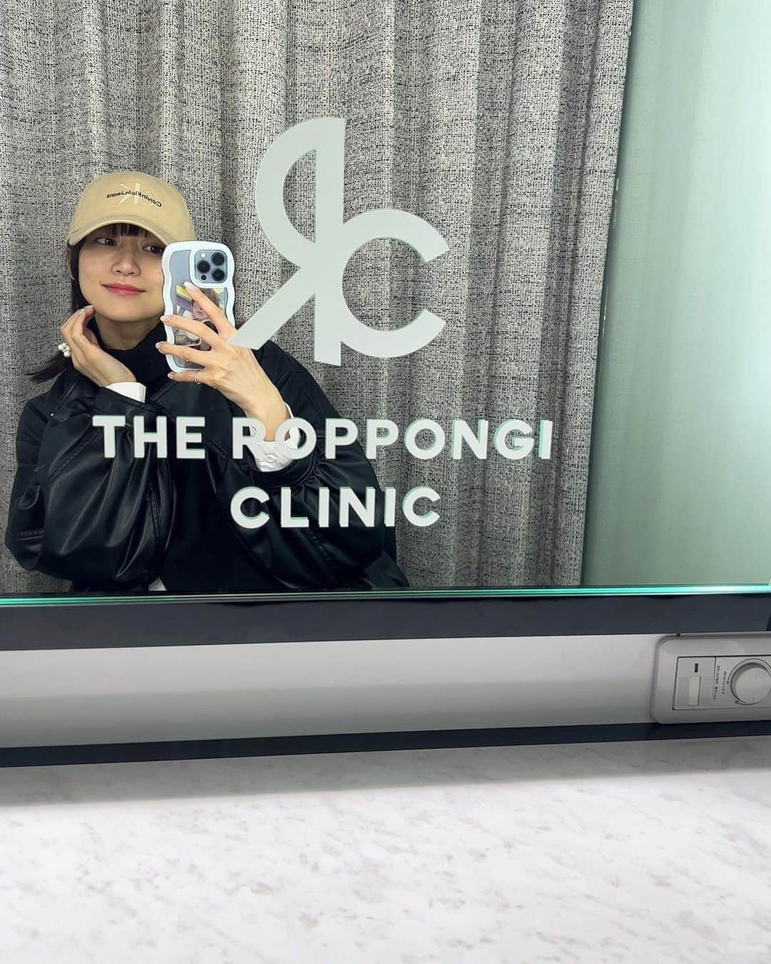 茜屋日海夏のインスタグラム：「先日またまた @the_roppongi_clinic さんで フォトフェイシャルやってもらいました〜！やった直後からちゅるんちゅるんで嬉しい🫶 いつもありがとうございますー！  @dr.sayakanagao   #theroppongiclinic」