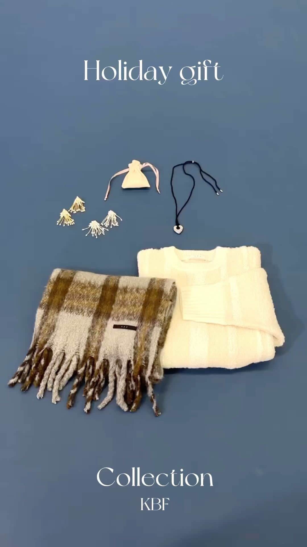 のインスタグラム：「_holiday gift lineup🎄❄️  パールイヤリング ¥4,400 (SILVER/GOLD)  BIGフリンジチェックストール　¥4,950 (IVORY×BRN/GRAY×MTD/CAMEL×RED)  ループヤーンジャガードニット ¥9,350 (IVORY/BEIGE/BLACK)  ＿＿＿＿＿＿＿＿＿＿＿＿＿＿＿＿＿＿＿＿＿＿＿＿  🎁ラッピング・ギフトBOX 無料 アーバンリサーチグループの各店舗では、ホリデーキャンペーン期間中ラッピング・ギフトBOXを無料で承ります。  実施期間：11月17日 (金) 〜 12月25日 (月)  ＿＿＿＿＿＿＿＿＿＿＿＿＿＿＿＿＿＿＿＿＿＿＿＿  #ur_welcome  #ありがとうをもらおう #holiday #ギフト#urbanresearch」