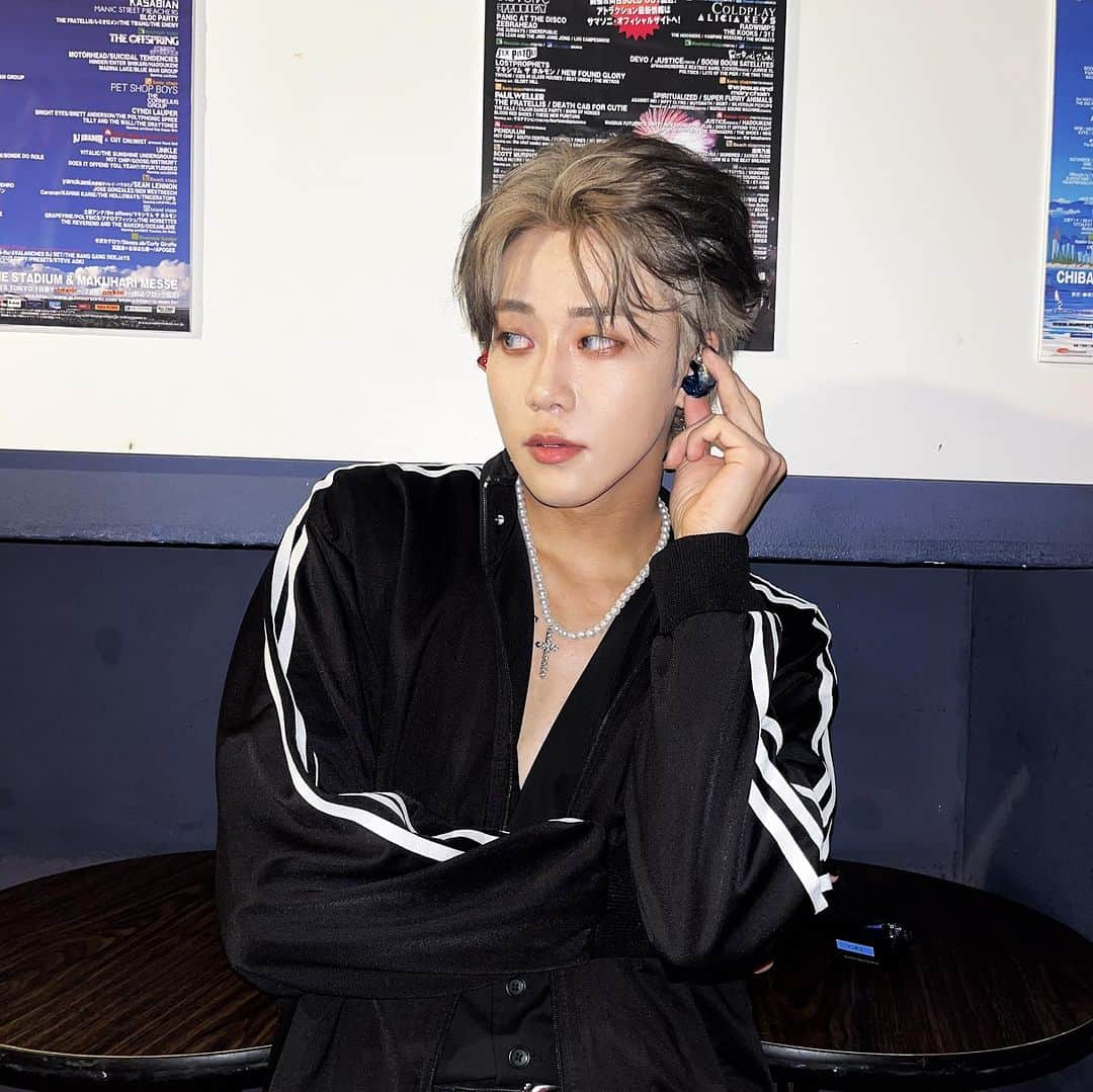 YUKIのインスタグラム：「FlowBackとのツーマン、ツアー福岡公演あざっした！ 明日の宮崎もよろしく🔥 髪色好評でうれしい @yzk96 さんありがとうございました✨」