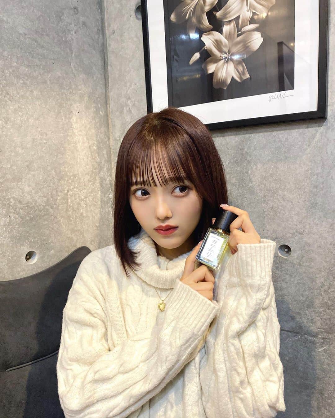 落合希来里のインスタグラム：「𖤐´-  Uen vie brillante   初めてのオリジナル香水の名前は 自分の名前の由来にしましたっ」