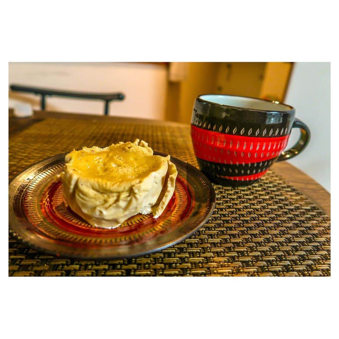 江口雅也さんのインスタグラム写真 - (江口雅也Instagram)「最近のあれこれ。 小石原焼きに出逢って今までとは違った豊かさを感じてます。 食も器も人生の一部ではありますが、食無くして人は生きられない。 どうせなら、美味しいものを素敵な器で好きな人達と😊  11月26日の15時から21時に 池尻大橋で開催される LANTERNE NIGHT MARKETも間も無くです✨ 沢山の方とお会いできるのを楽しみにしています🍻  #malemodel  #asianmodel  #料理男子 #自炊男子 #モデル飯 #小石原焼き #小石原焼きを使おう  #小石原焼きを応援しよう  #伝統工芸品 #伝統工芸品をもっと身近に  #器好き  #器のある暮らし  #器のある生活  #池尻大橋 #nightmarket  #12月26日 @lanterne_ikejiriohashi」11月24日 22時24分 - masaya0429