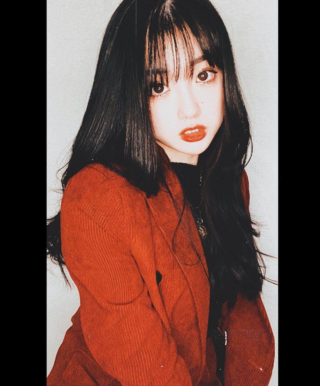 小寺真理のインスタグラム：「衣装みたい！と 松浦景子ちゃんに言われた私服。  着たいものを着る新喜劇の女たちよ💋🩰」