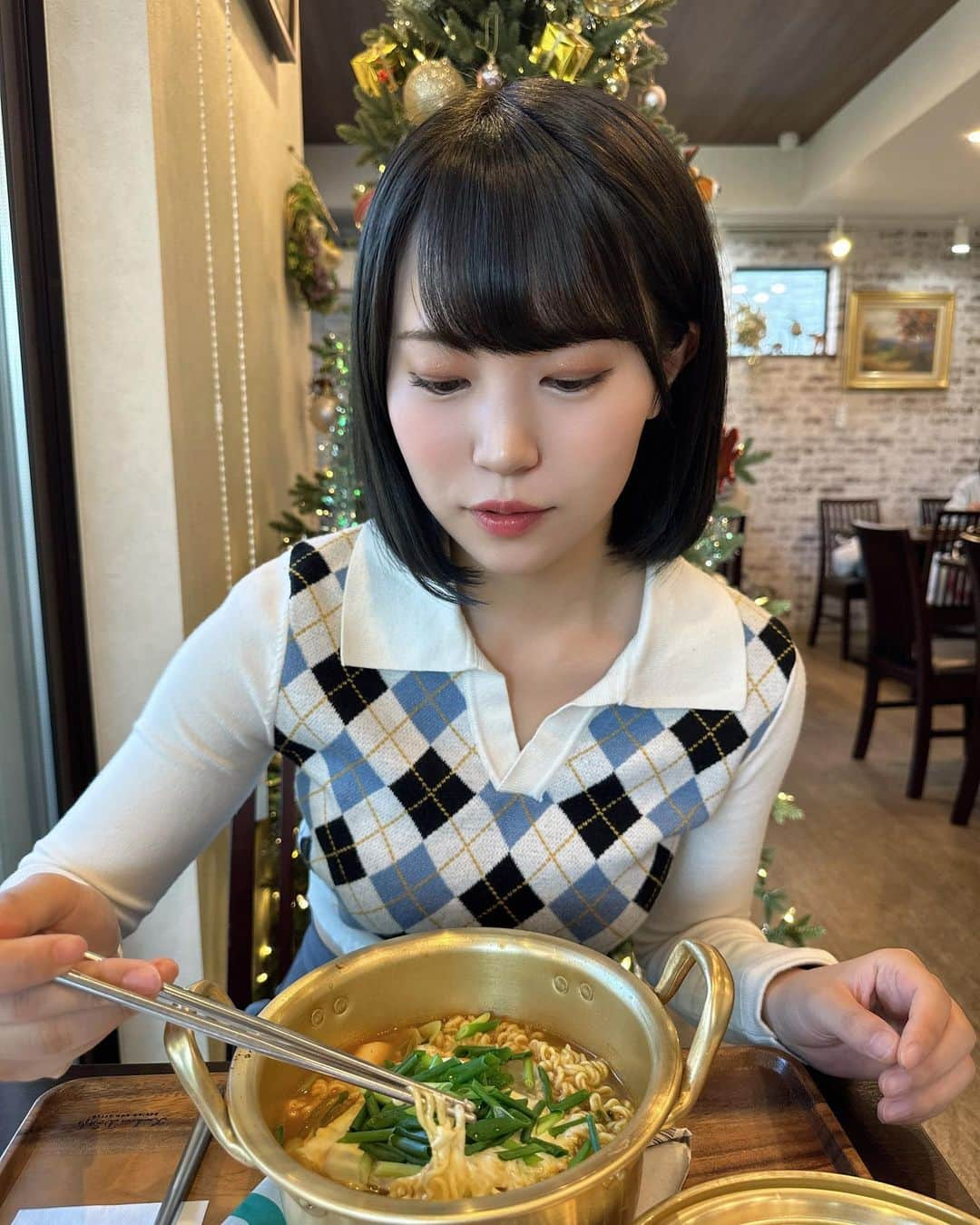 坂東遥さんのインスタグラム写真 - (坂東遥Instagram)「🍲🥄  ぷら〜とお邪魔した韓国料理屋さんが 天才的に美味しかった🇰🇷🥢」11月24日 22時35分 - b.haruka1103