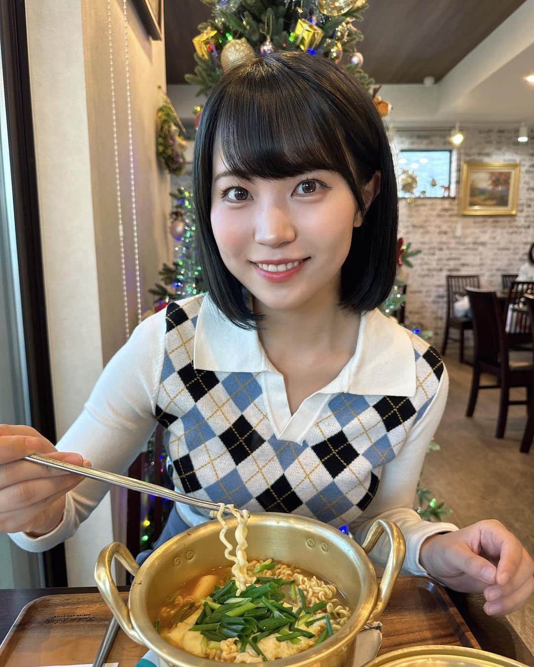 坂東遥のインスタグラム：「🍲🥄  ぷら〜とお邪魔した韓国料理屋さんが 天才的に美味しかった🇰🇷🥢」