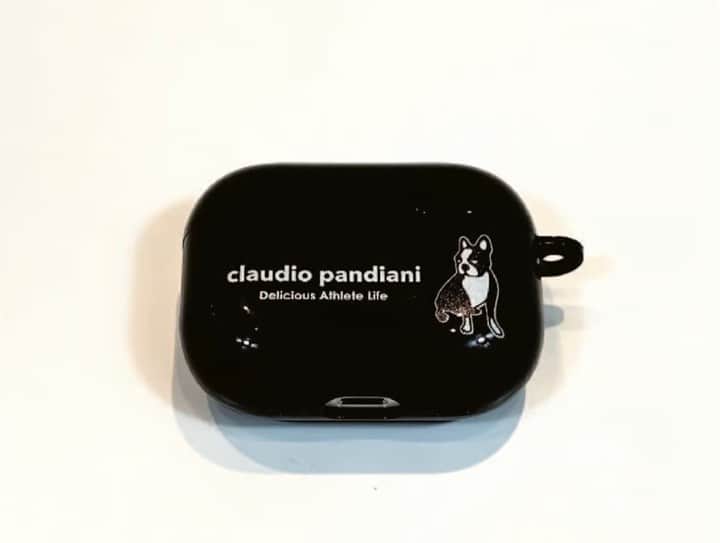 I_am_soccerjunkyさんのインスタグラム写真 - (I_am_soccerjunkyInstagram)「Apple Watch belt. & AirPods pro2 case. . . #soccerjunky  #claudiopandiani  #frenchbulldog」11月24日 13時47分 - soccerjunky_official