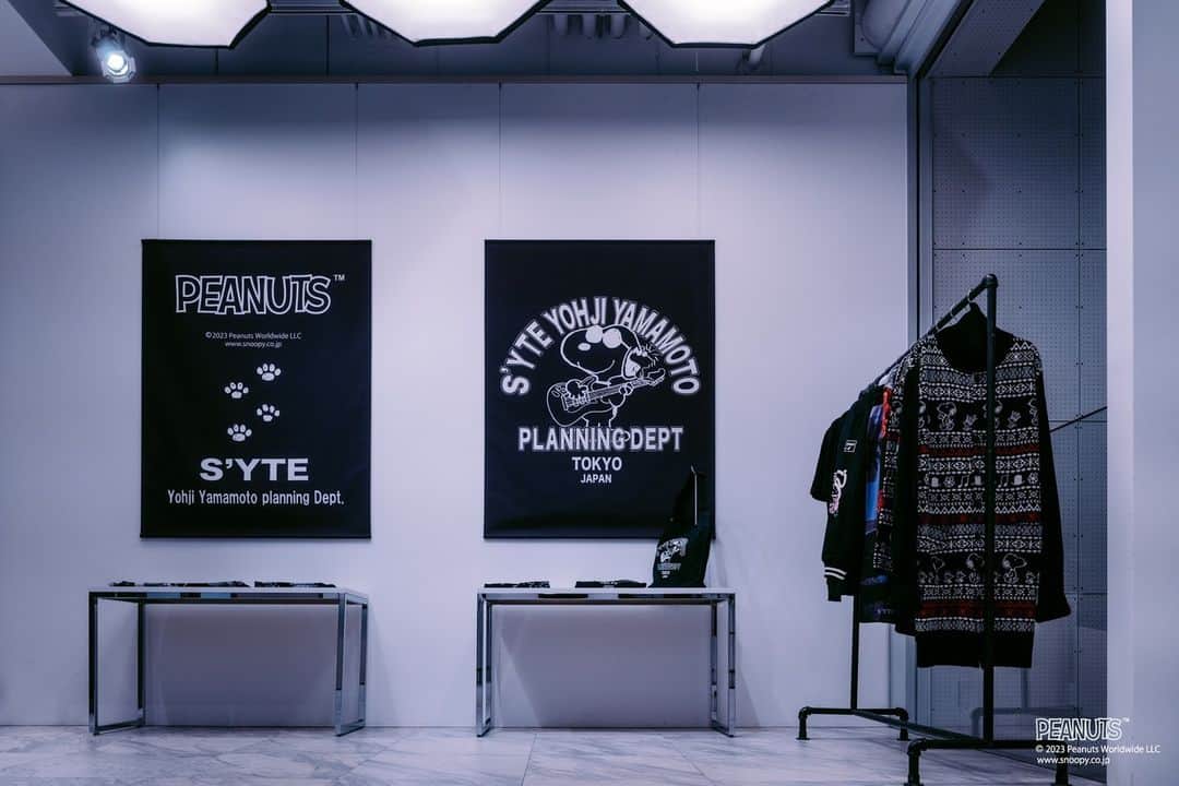ヨウジヤマモトさんのインスタグラム写真 - (ヨウジヤマモトInstagram)「@syte_yohjiyamamoto: #SYTE at #YsOMOTESANDO⁠ until 27 November  ⁠ #SYTE / #PEANUTS Collection⁠ now available exclusively at the pop-up in #Ys OMOTESANDO⁠ store⁠ @ys_theofficial⁠ ⁠ Y's 表参道⁠ 東京都渋谷区神宮前4丁目12-10 表参道ヒルズ西館1F･B1F⁠  11月27日(月)まで ⁠ #SYTE #YOHJIYAMAMOTO⁠ #SNOOPY」11月24日 14時00分 - yohjiyamamotoinc