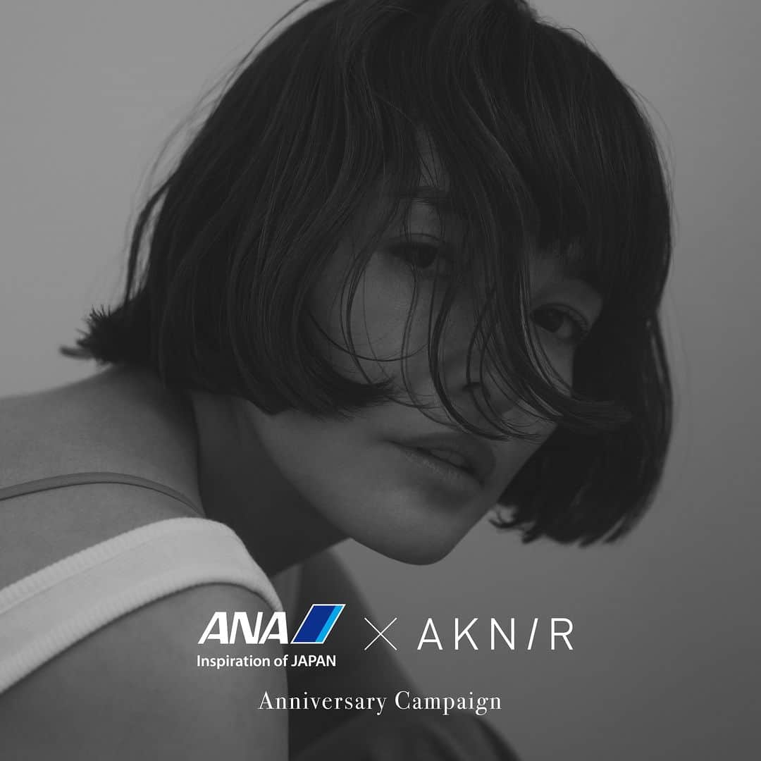 ANAのインスタグラム：「ANAxAKNIR コラボレーションキャンペーン実施中✈️🌈  @ana.japan と @aknir__official  をフォローして、「#AKNIR_ANAコラボキャンペーン」をつけてハワイに関連した写真を投稿された方の中から、抽選でAKNIR商品をプレゼント💖  詳しくはこちら💁🏼‍♀️https://ana.ms/3SLBdBO」