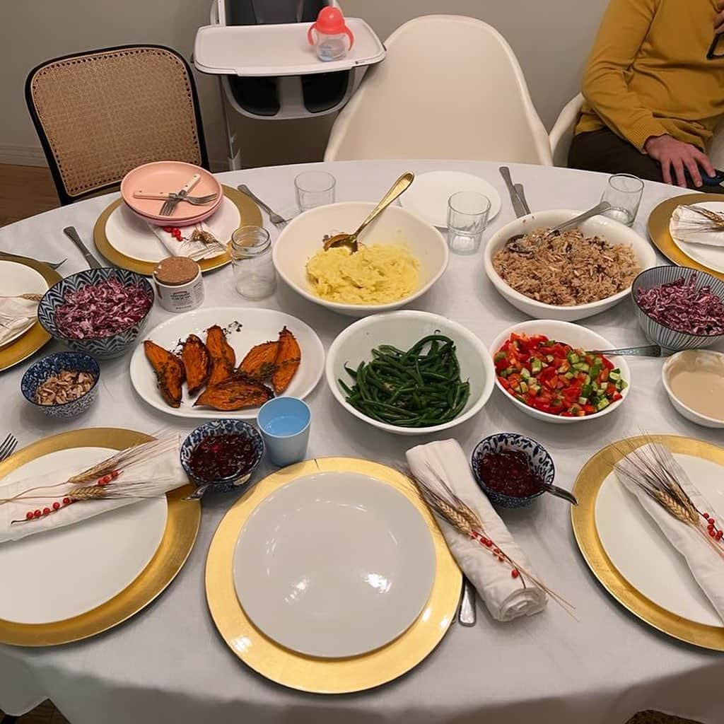 アロナ・タルさんのインスタグラム写真 - (アロナ・タルInstagram)「Thanksgiving. These days it’s hard for me to post about things other than current affairs. Because I feel horrible having joy when so many I know personally are having no joy . But that’s exactly what this holiday means to me. A moment to be thankful for the many beautiful moments and  blessings we have. I’m thankful.  @marcos595」11月24日 14時08分 - alonatal