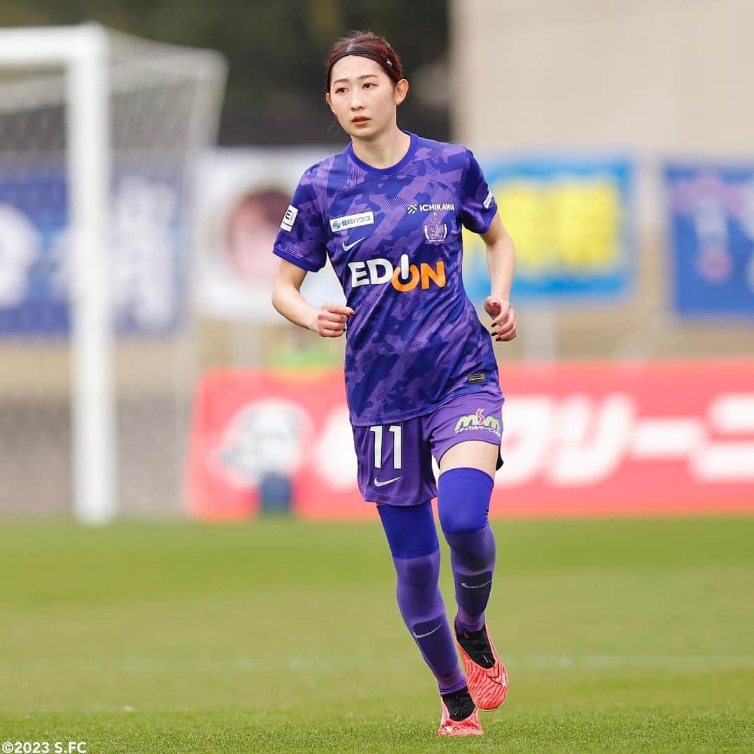 島袋奈美恵のインスタグラム：「. 本日発表された、なでしこジャパン（日本女子代表）国際親善試合メンバーに #中嶋淑乃 選手が選出されました✨🇯🇵  #サンフレッチェ広島レジーナ」